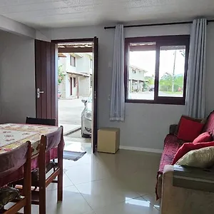 Residencial Hannah - Casa 6 - Sc - Bairro Perequê Brasil