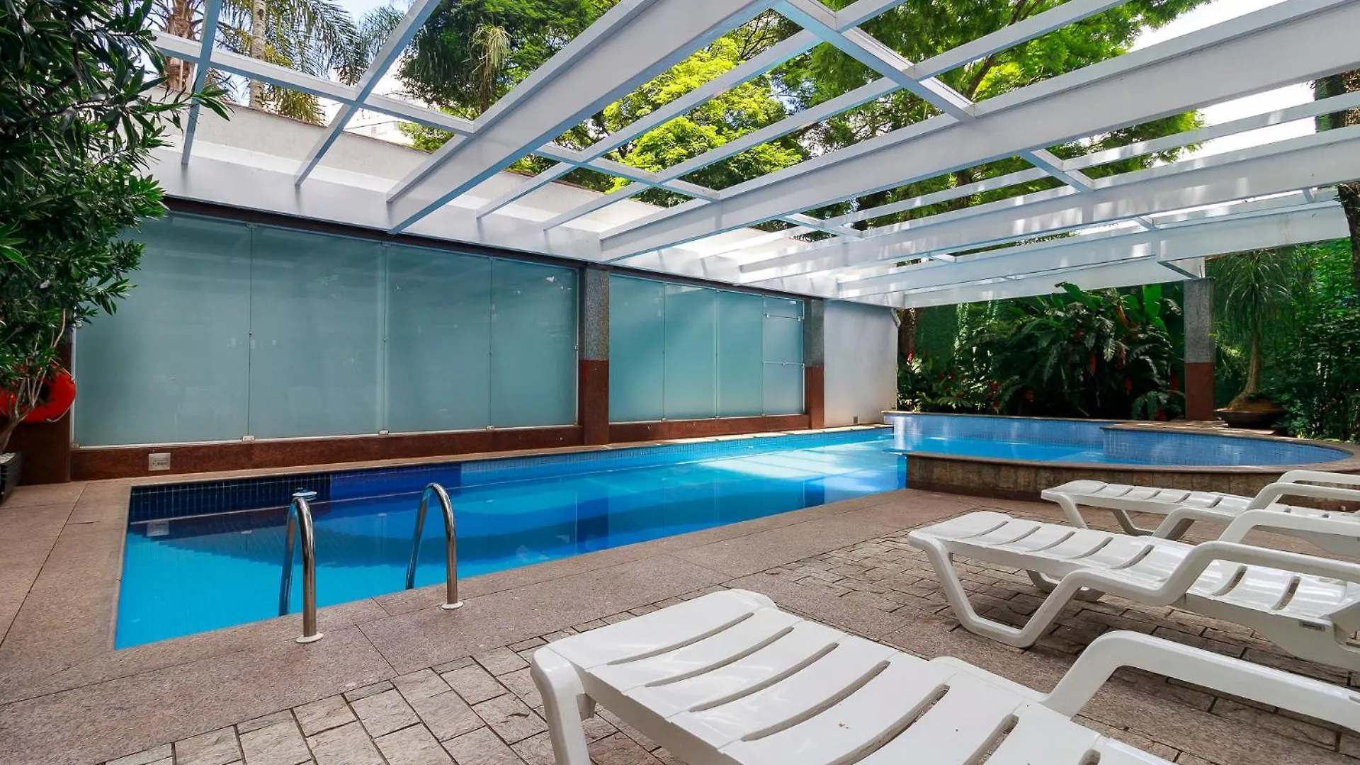 Flat Executivo Verbo Divino São Paulo 4*,  Brasil